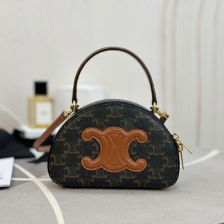 셀린느 하프문 퀴르 트리오페 크로스백 탄 10K642