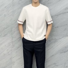 톰브라운 화이트 시어서커 쇼트 슬리브 링거 티셔츠