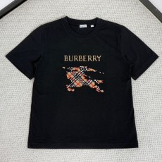 버버리 크로스 스티치 EKD 코튼 티셔츠 블랙