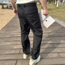 프라다 25SS 나일론 트라이 앵글 팬츠