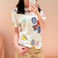 루이비통 트래블 패치 프린트 티셔츠